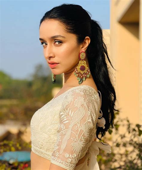 shraddha kapoor height in feet|Shraddha Kapoor Wiki, Height, Age, Boyfriend, Family, Biography .